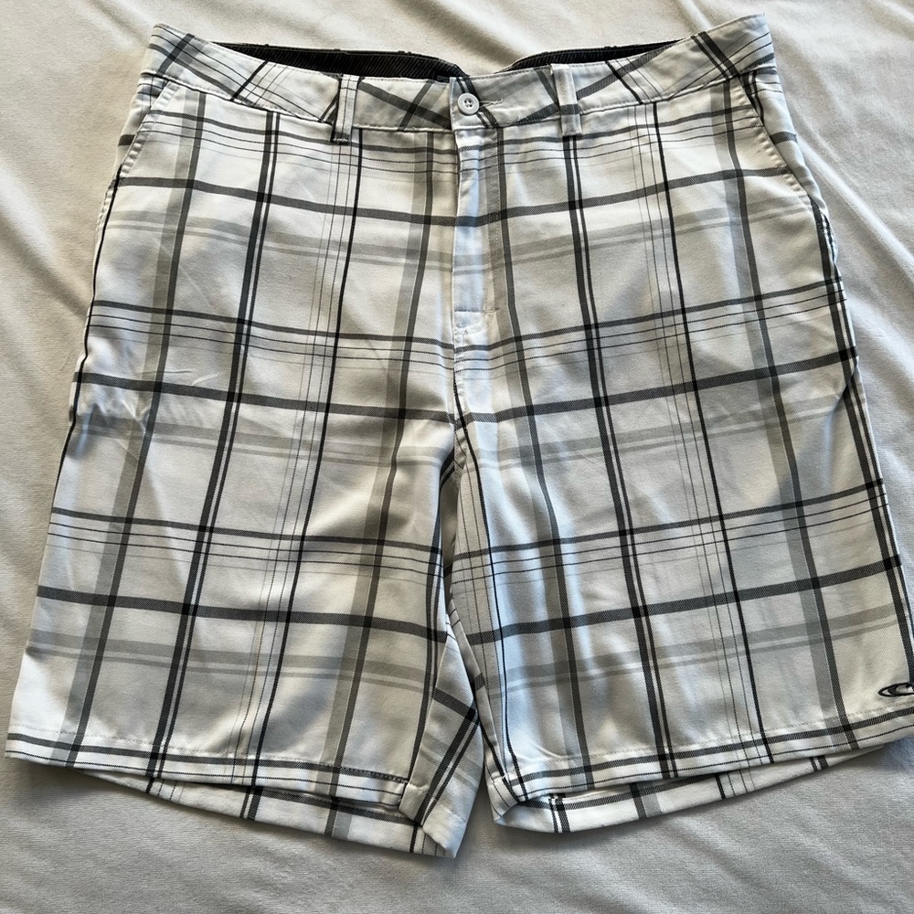 O’Neill shorts, size 40, white with dark gray